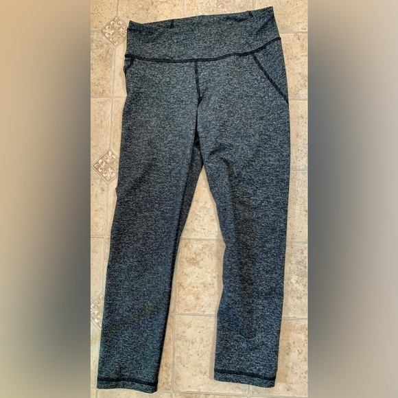 Under Armour Women Black Compression Heat Gear Capri Pant Sz Small - Picture 6 of 6